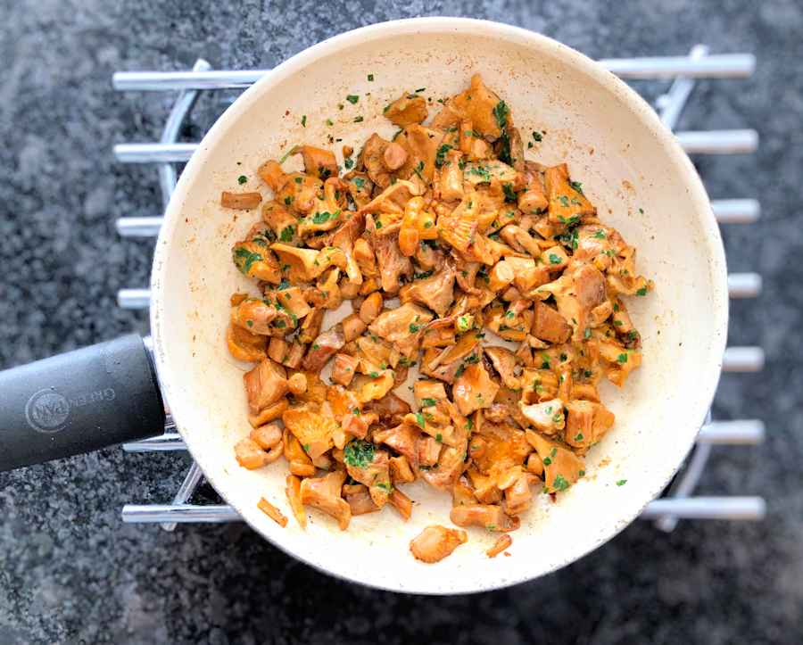 Chanterelles On Toast Recipe Cuisine Fiend